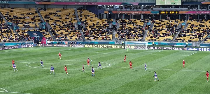 官方 App 示意